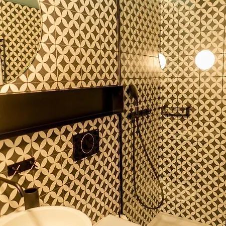 Award Winning Design Center - River View! Porto