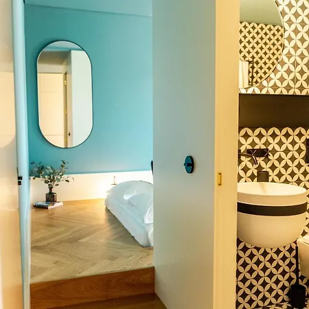 Award Winning Design Center - River View! *