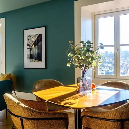 Apartment Award Winning Design Center - River View! *